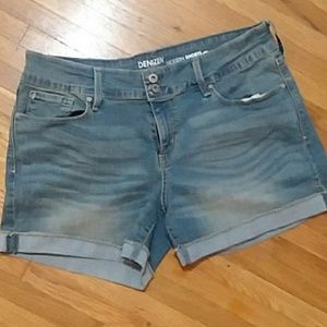 Levis womans shorts